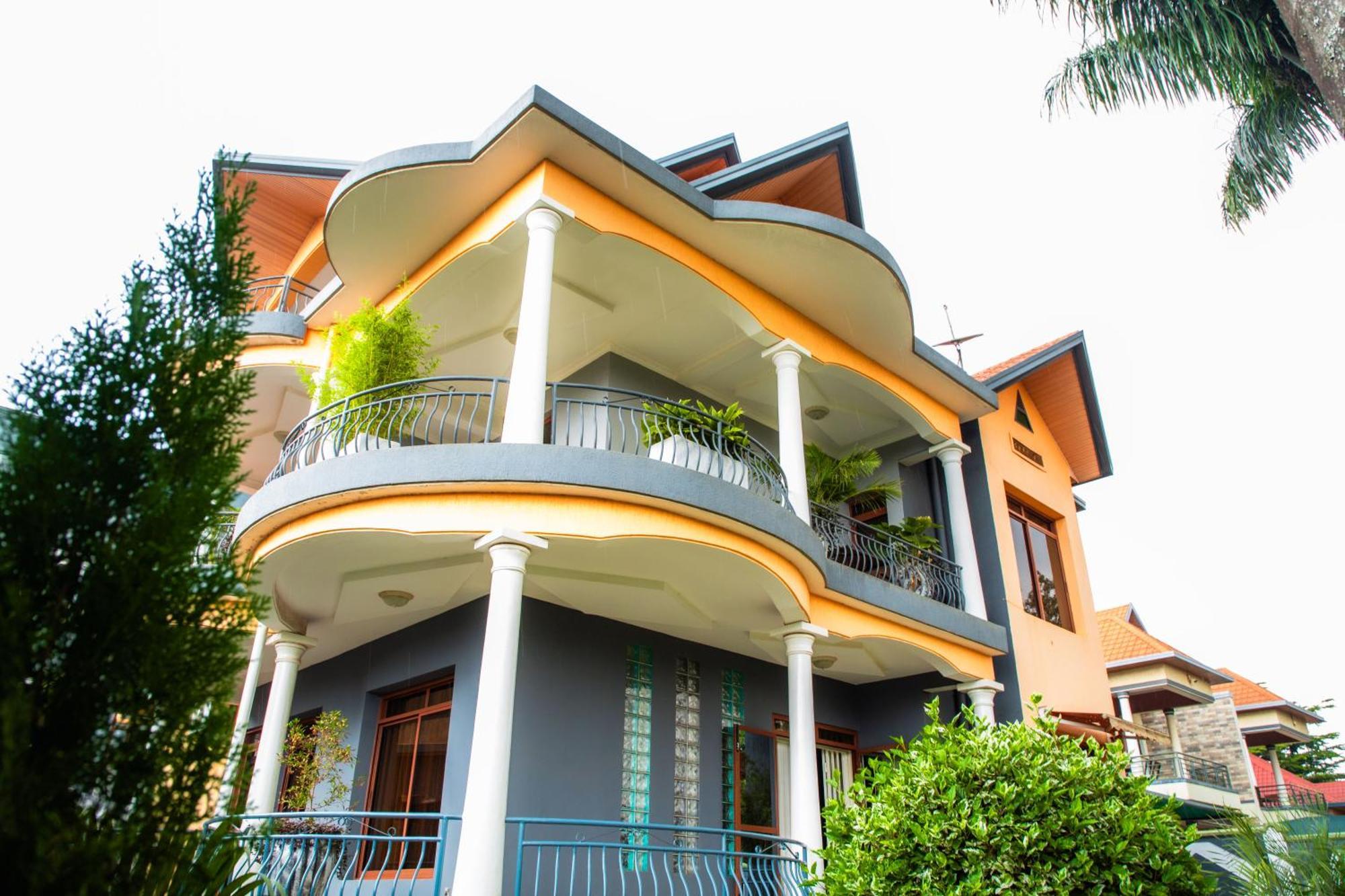 The Vibrant Lodge Gacuriro Kigali Exterior photo