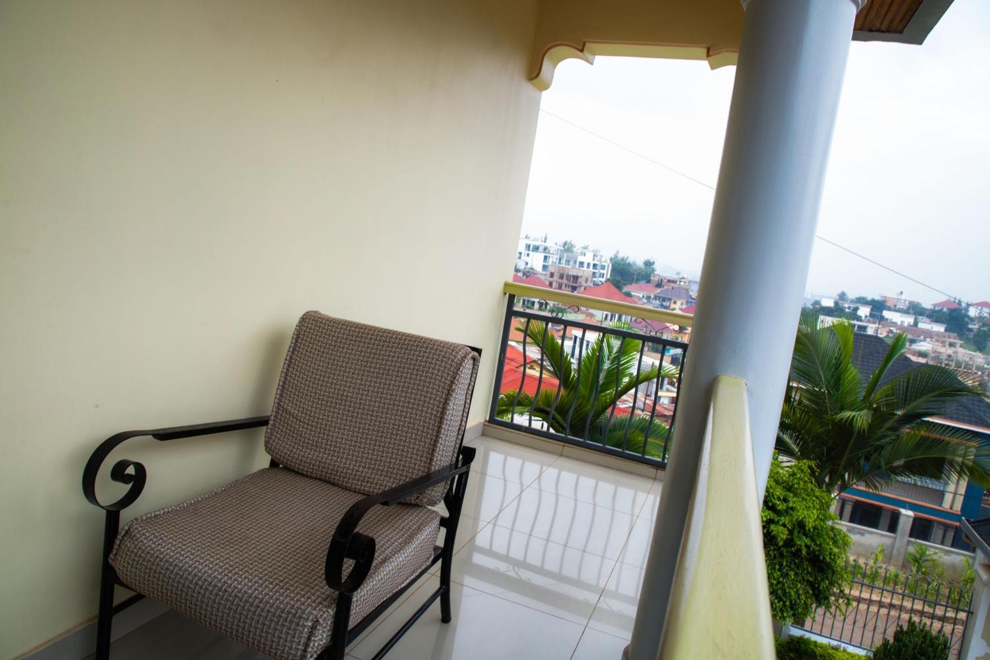 The Vibrant Lodge Gacuriro Kigali Exterior photo